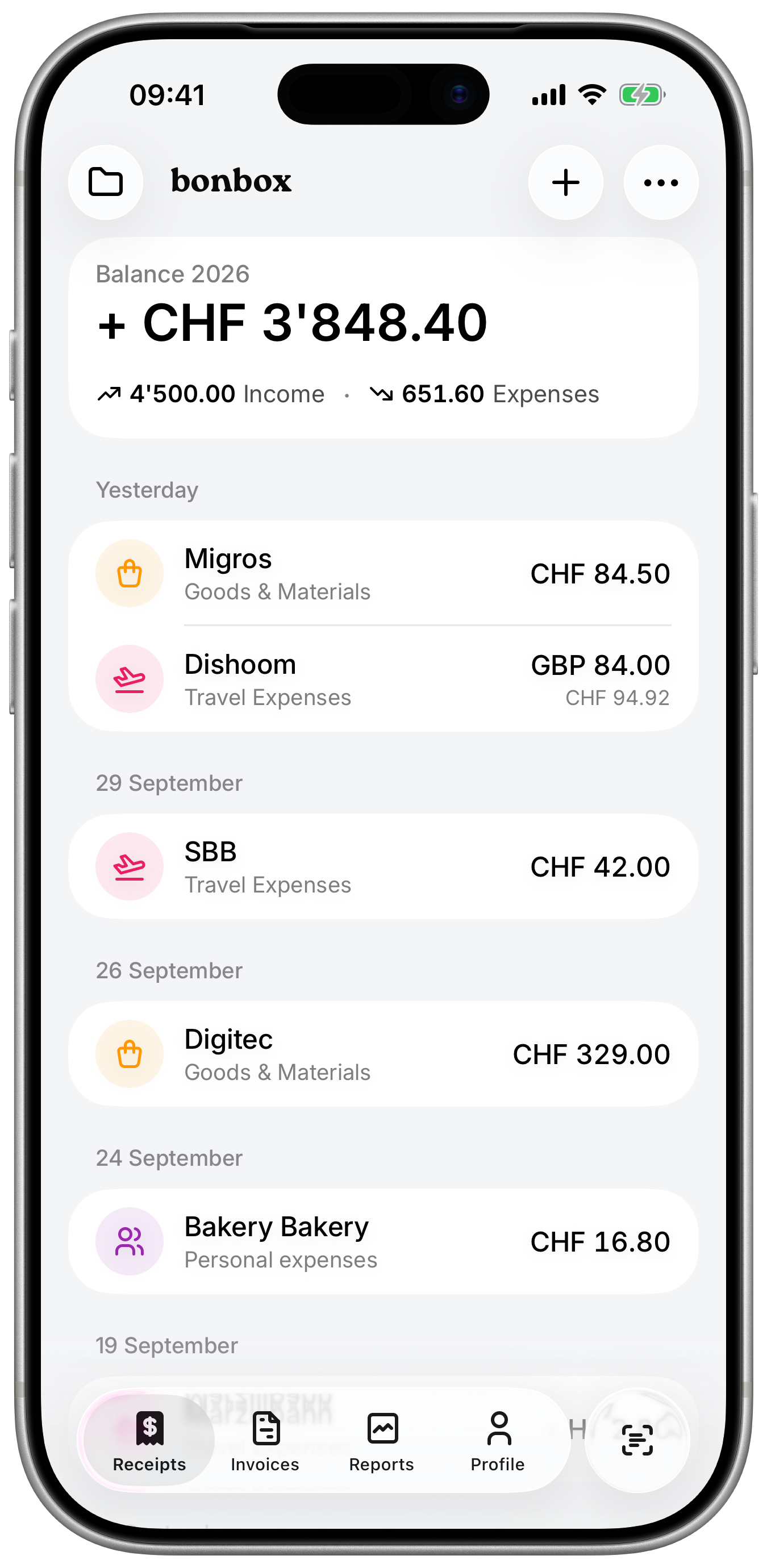 Home screen with the 2026 balance and receipts grouped by day